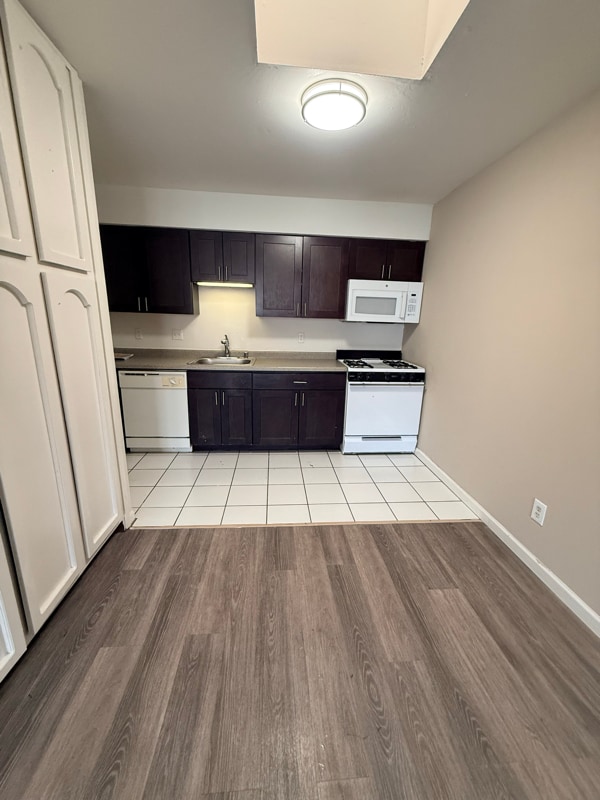 Photo - 3402 N Oakland Ave Unit 305