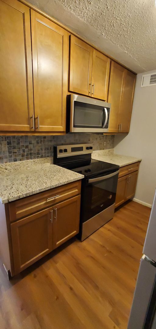 Photo - Renovated Two Bedroom Condo with Garage Space in Ladue School District
