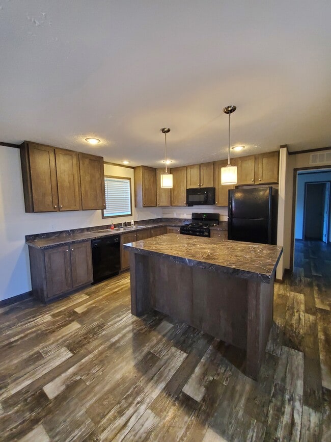 Photo - 6610 Lear Nagle Rd