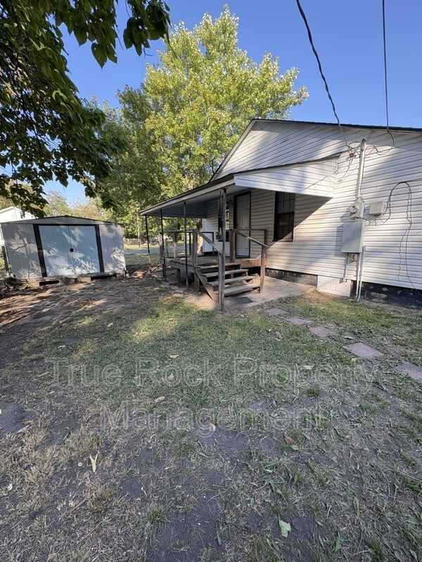 Photo - 631 W 5th