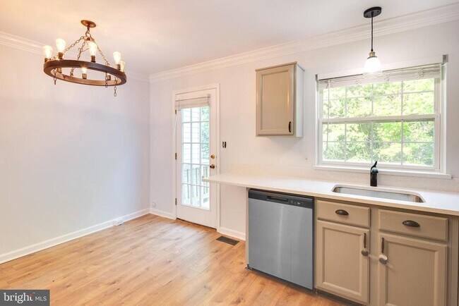 Photo - 1832 Tiger Lily Cir