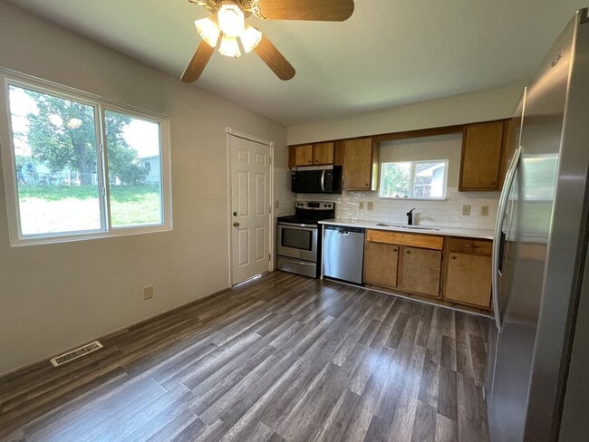 Photo - 7508 Elm Dr