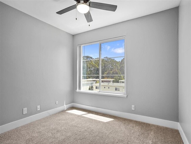 Peninsula Pines Apartments
