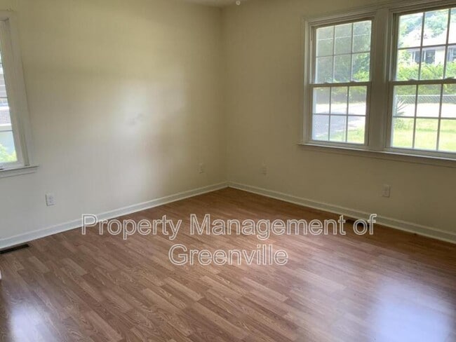 Photo - 16 Mayflower Ave