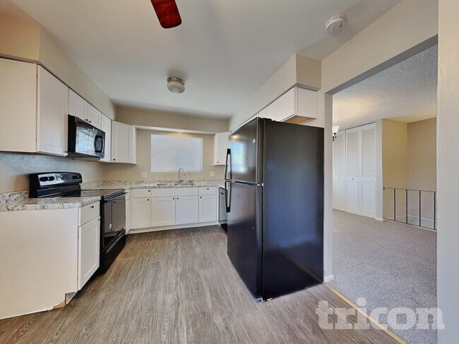 Photo - 1270 Kings Row