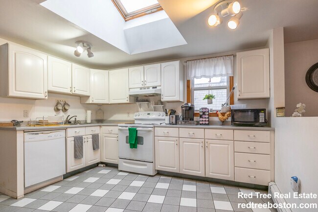 Photo - 66 Brooks St Unit 3