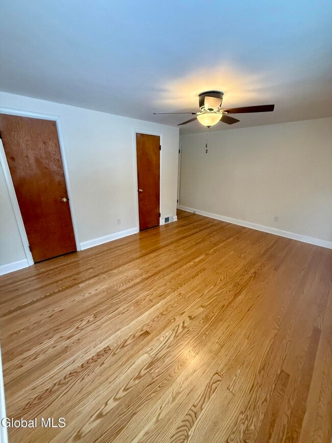 Photo - 2 Pinewood Ct