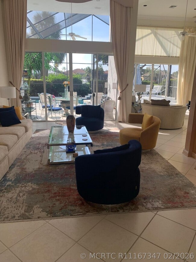 105 Windward Dr