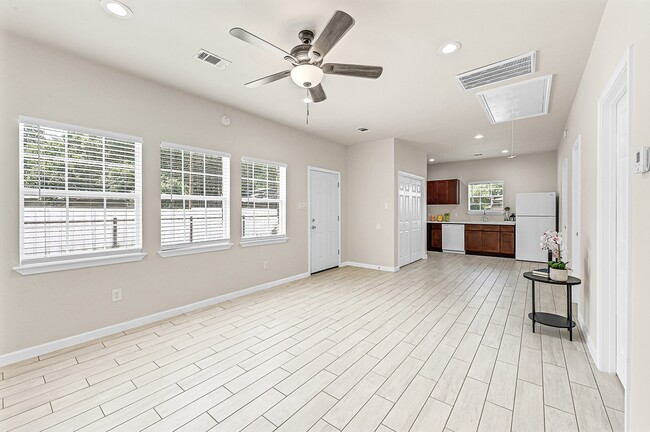 Photo - 20603 Marilyn Ln