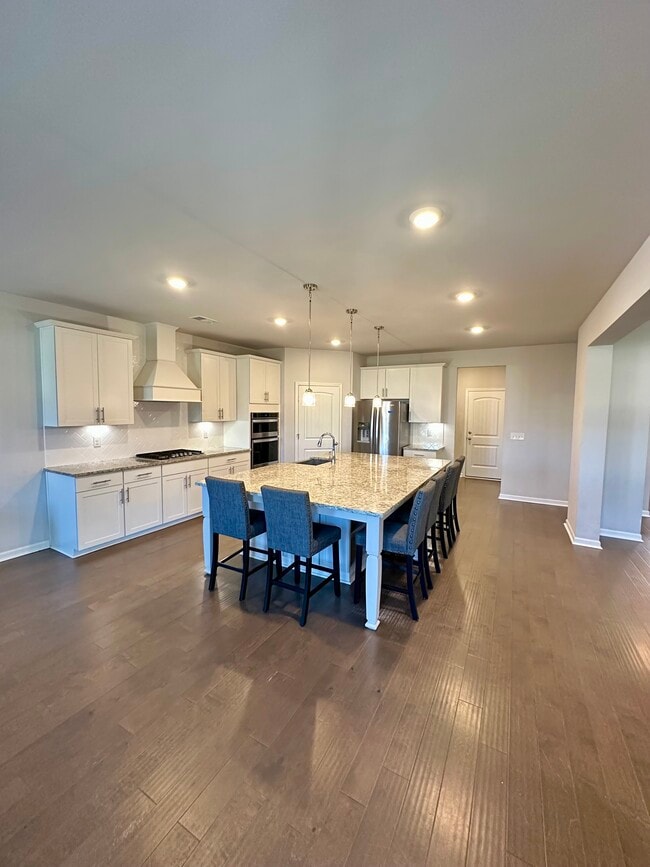 304 Greymoor Ln