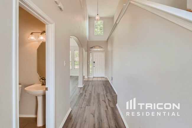 Photo - 5824 Somerton Dr