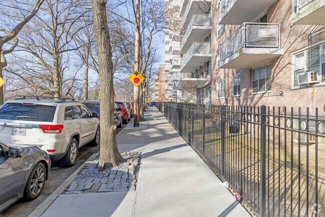 Walkway - Parkside Apartments