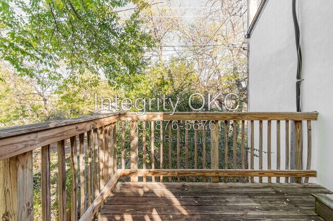 Photo - 1828 Carey Pl