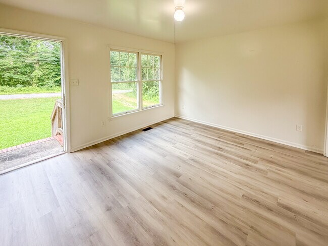 Photo - 520 Lancaster Creek Dr