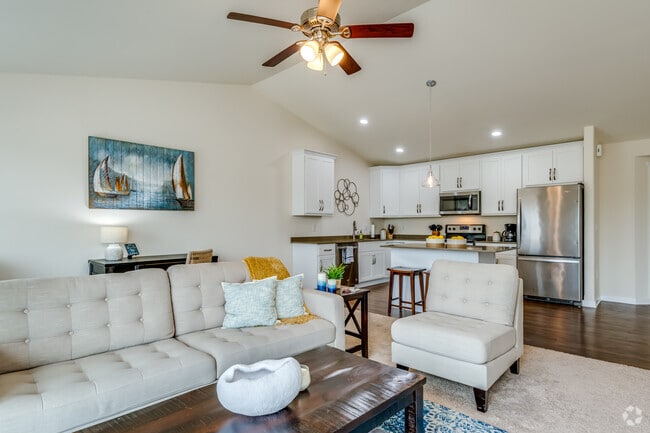 2 BR, 2 BA - 1,144SF
