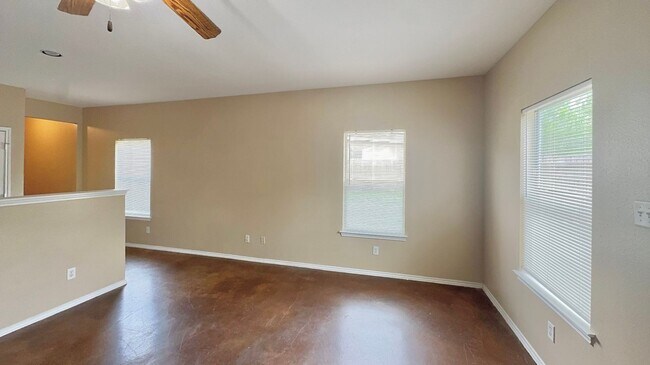 Photo - Townhouse in Woodlake Golf Vista!