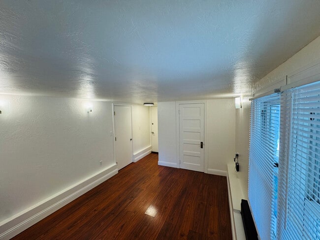 Photo - 754 Slater St Unit C