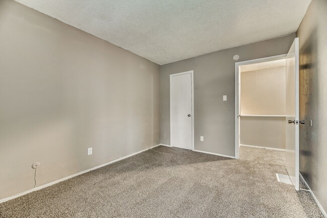 Photo - Pinewoods Apartments