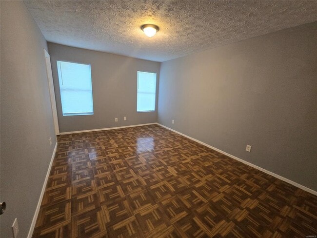 Photo - 3224 Raintree Dr