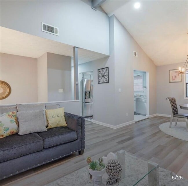 Photo - 3468 Deer Trce