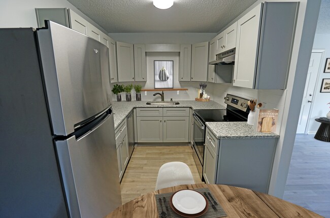 Cocina Reno completa - Northway at Gardner Ridge Apartamentos