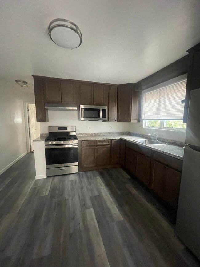Building Photo - 360 Naughton Ave Unit 1 Rental
