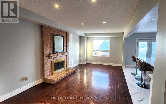 Photo - 200 Forsyth Rd