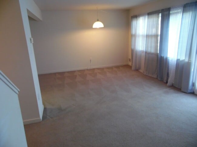 Photo - 3 Bedroom, 1.5 Bathroom Quadra-Plex
