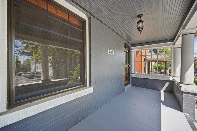 Photo - $2,895.95, 3 Beds - 2 Bath, Single Family Home in Denver with Washer and Dryer!