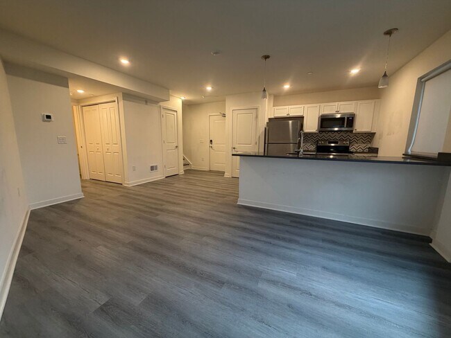 Photo - 2451 Frankford Ave Unit 203