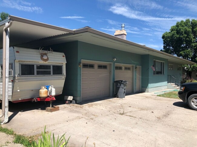 Photo - 3 Bed 2 Bath Single Family Home with Additional Space in Basement!