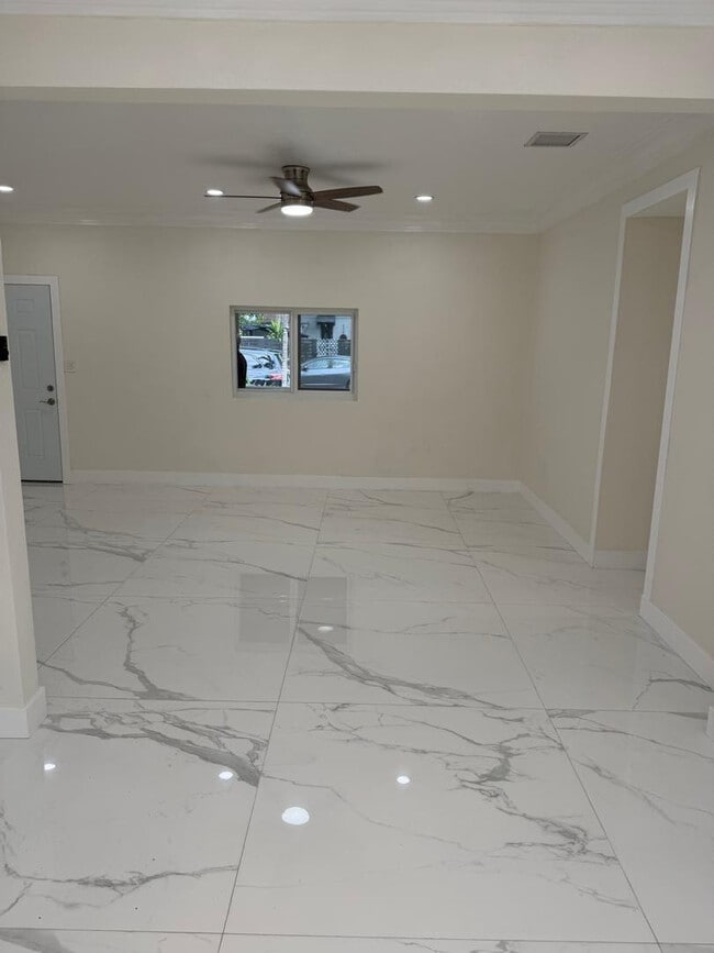 Photo - 6410 NW Miami Ct