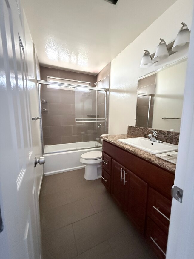 Photo - 6015 S Wilton Pl Unit Wilton Place