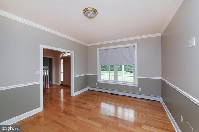 Photo - 440 Hoffman Rd