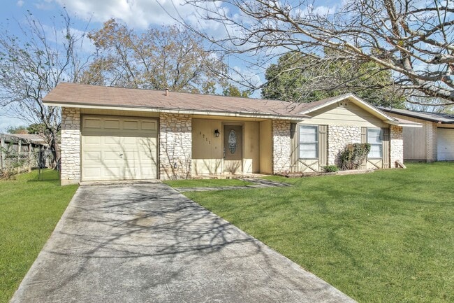 Photo - ***SHORT LEASE TERM OPTIONS AVAILABLE***Single-Story Living Minutes From UTSA & The Rim