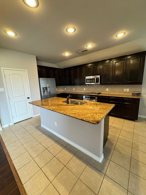 Photo - 421 Commonwealth Dr
