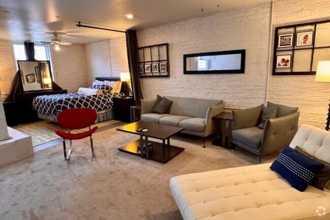 Building Photo - 3237 W Thomas St Unit G Rental