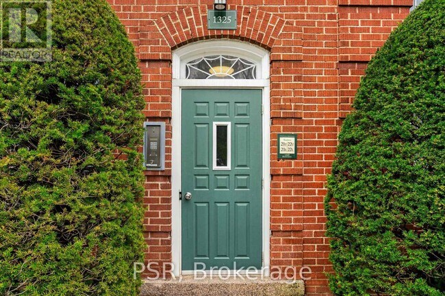 Photo - 1325 Bayview Ave