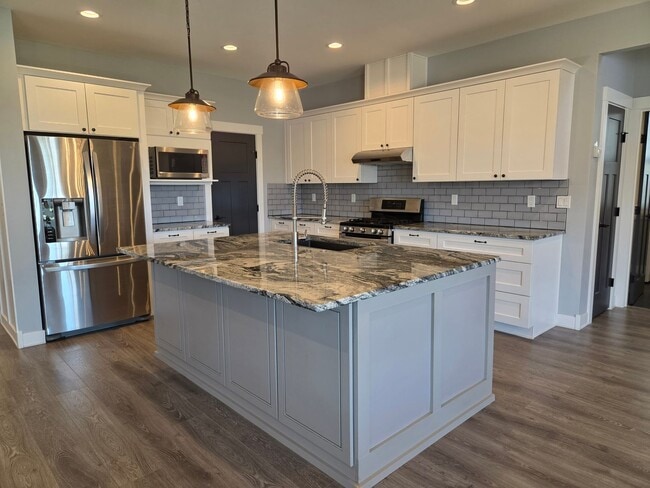 Photo - 1702 Aaron Dr