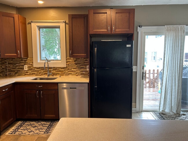 Photo - 50 Russell St