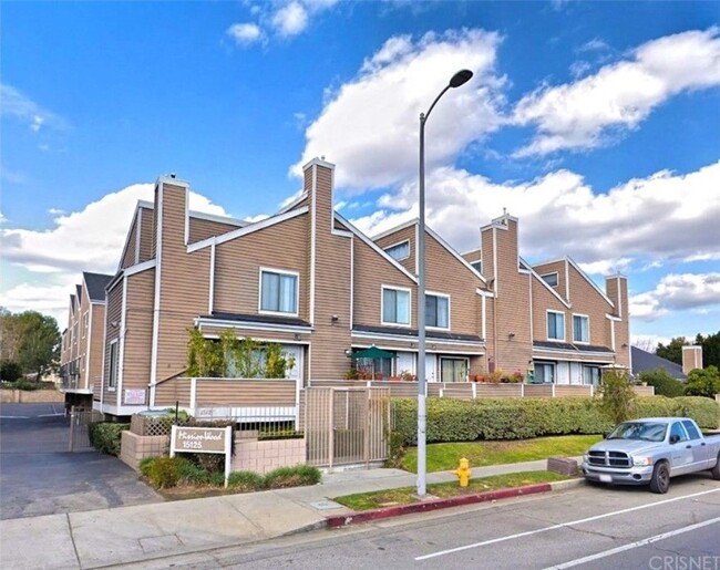 Photo - 15125 Nordhoff St Townhome