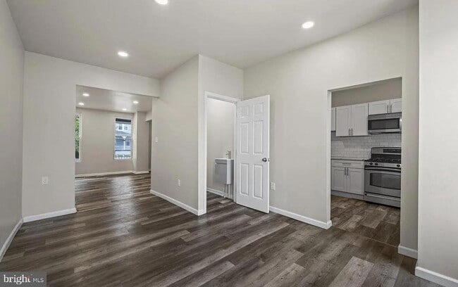 Photo - 3030 Windsor Ave