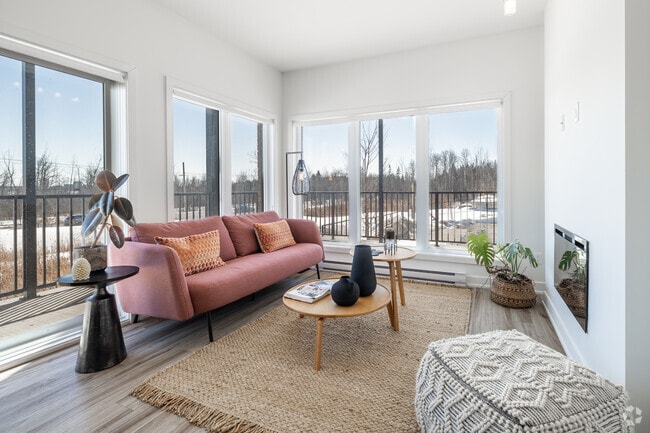 Champlain Village - Appartement 2 chambres, 1 salle de bain - 78 m² - Salon - Champlain Village Urbain