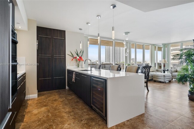 Building Photo - 1830 S Ocean Dr Unit 1108 Rental