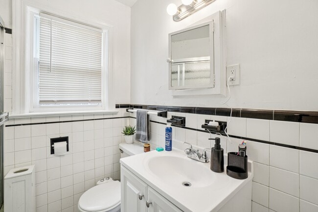 Photo - 7003 Dartmouth Ave