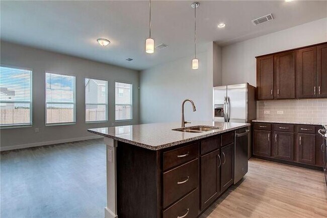 Photo - 15009 Ryman Rd