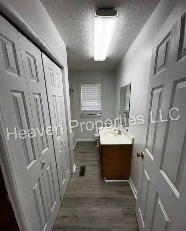 Photo - 301 Williamson St Unit B