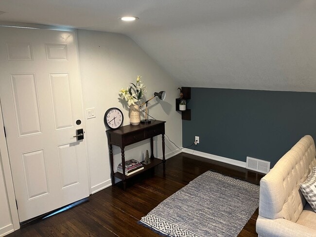 Photo - Three Pearls Unit A