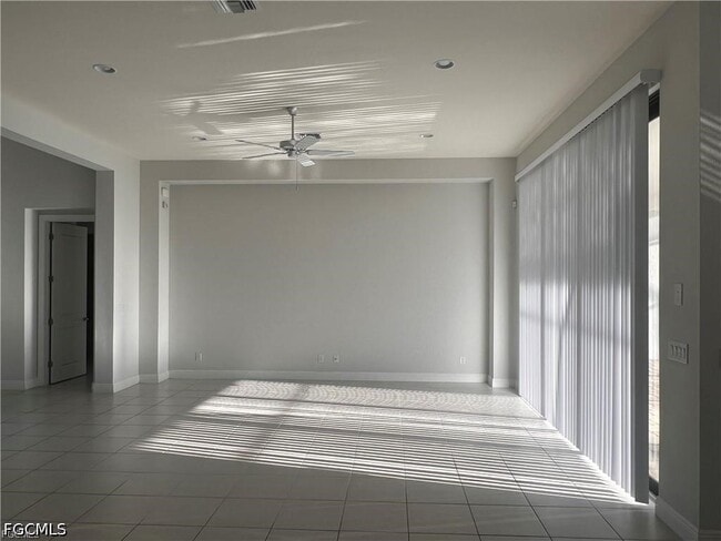 Photo - 305 NE 19th Pl