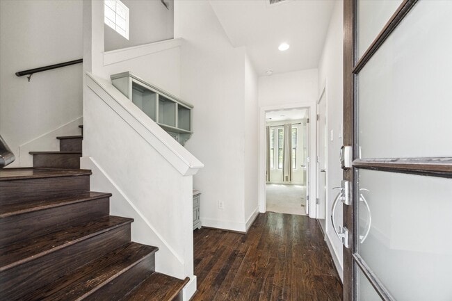Photo - 1703 Weber St